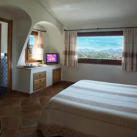 Hotel Arathena San Pantaleo