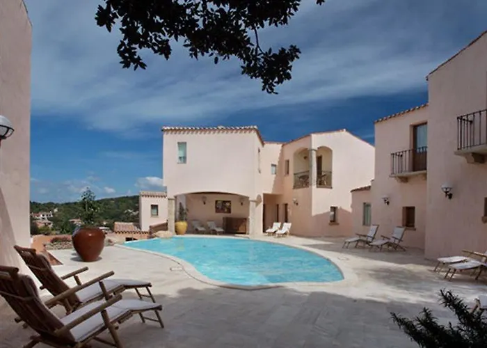 Hotel Arathena San Pantaleo